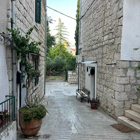 Sweet In The Old Center Of Varos Διαμέρισμα *